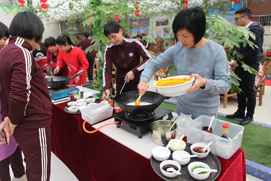 三八国际妇女节,3月8号,新湾街道妇联举办了家的味道"巧媳妇"厨艺大赛